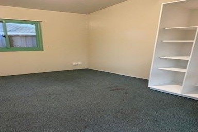 Photo of property in 8a Newnham Terrace, Upper Riccarton, Christchurch, 8041