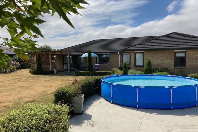 Photo of property in 38 Willowside Place, Amberley, 7410