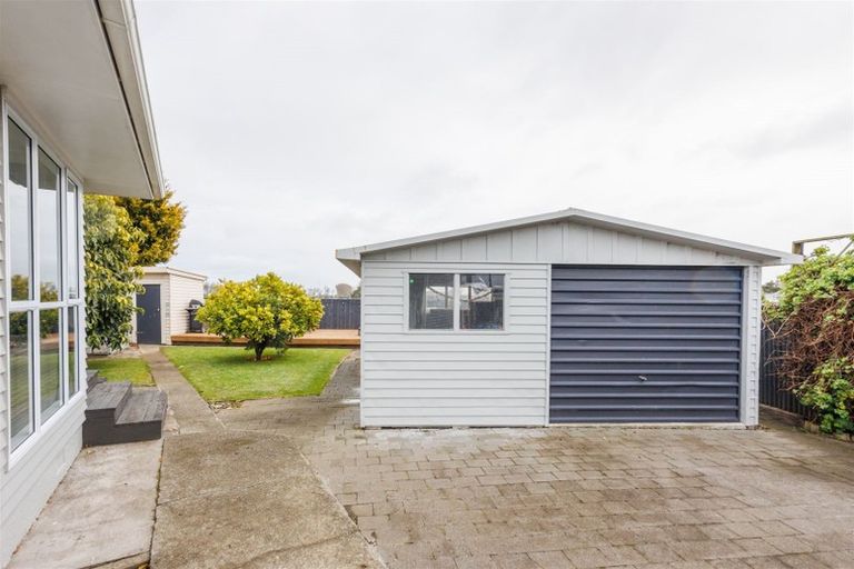 Photo of property in 10 Peters Avenue, Cloverlea, Palmerston North, 4412