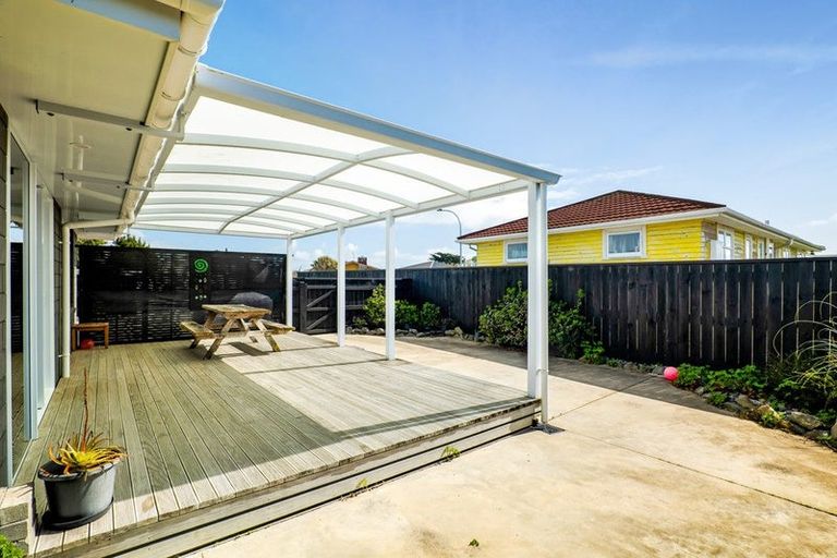 Photo of property in 110 Cracroft Street, Waitara, 4320