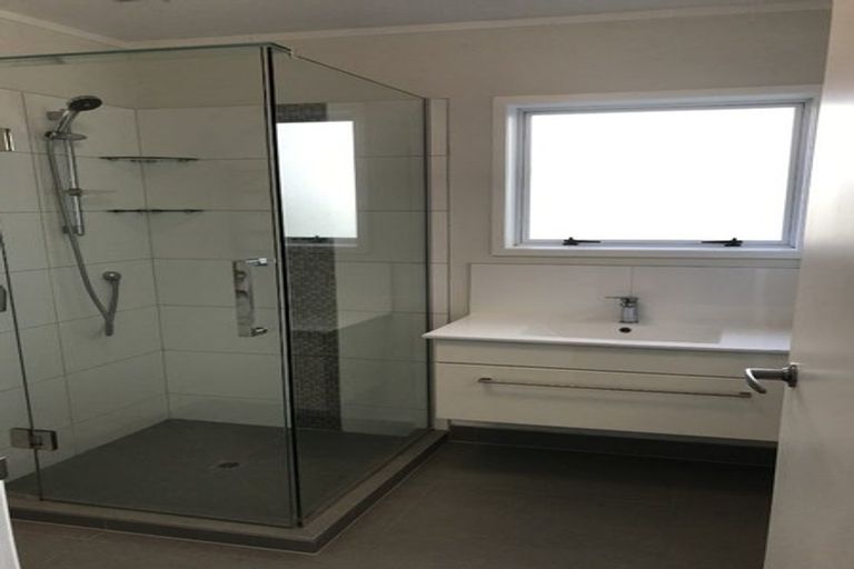 Photo of property in 27 Park Hill Road, Birkenhead, Auckland, 0626