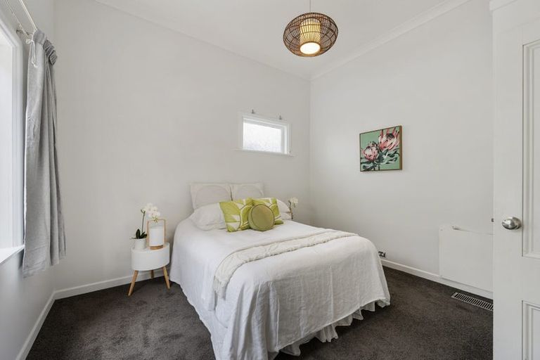 Photo of property in 160 Russell Terrace, Berhampore, Wellington, 6023