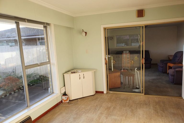 Photo of property in 1/77 Memorial Avenue, Ilam, Christchurch, 8053