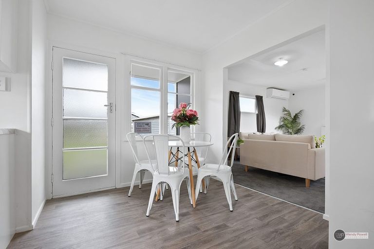 Photo of property in 43 Russell Road, Wainuiomata, Lower Hutt, 5014