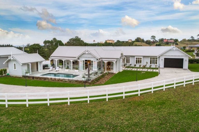 Photo of property in 21 Diamond Lane, Riverhead, 0793