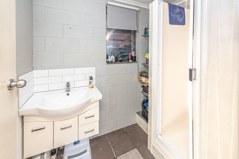 Photo of property in 12 Kowhai Street, Castlecliff, Whanganui, 4501