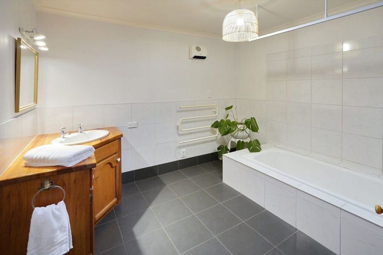 Photo of property in 15 Terrace Road, Leithfield, Amberley, 7481