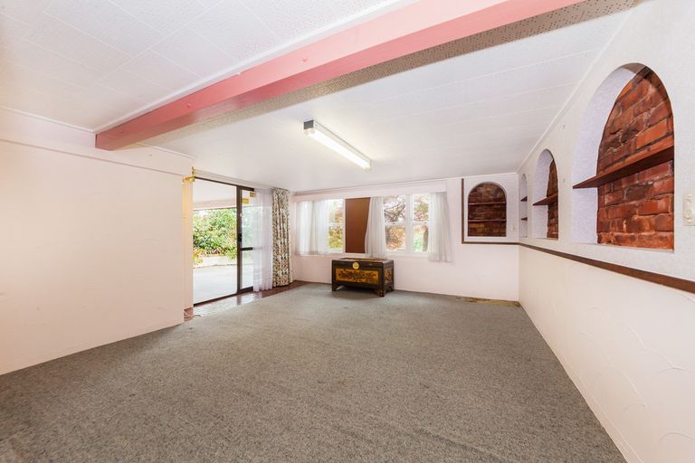 Photo of property in 4301 Great North Road, Glendene, Auckland, 0602