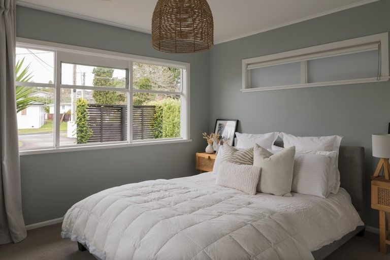 Photo of property in 42b Sherwood Avenue, Te Atatu South, Auckland, 0610