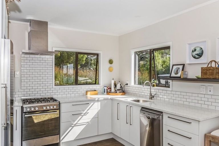 Photo of property in 24 Shegadeen Road, Wharehine, Wellsford, 0973