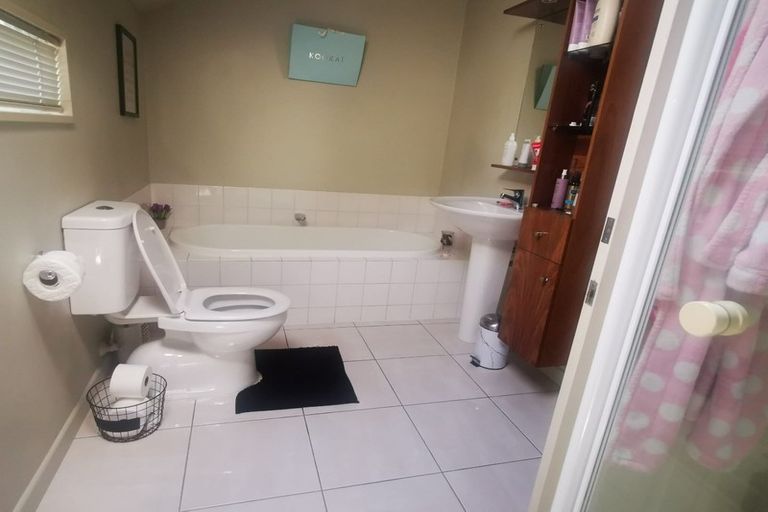 Photo of property in 40 Chateau Drive, Burnside, Christchurch, 8053