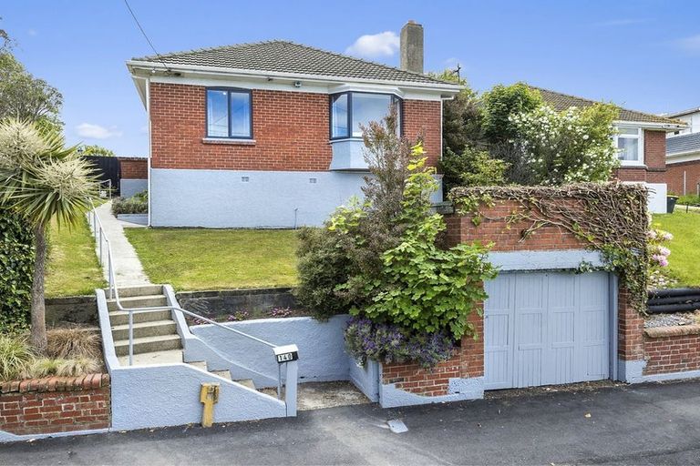 Photo of property in 140 Forfar Street, Clyde Hill, Dunedin, 9011