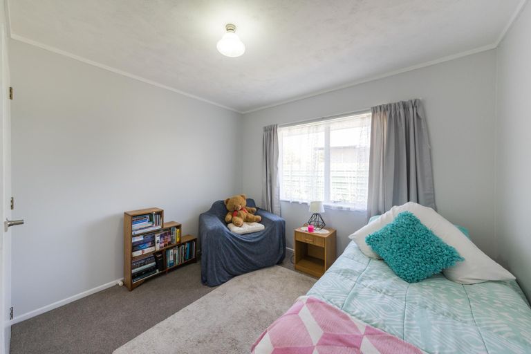 Photo of property in 21 Colonial Place, Kelvin Grove, Palmerston North, 4414