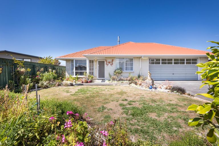 Photo of property in 21 Colonial Place, Kelvin Grove, Palmerston North, 4414