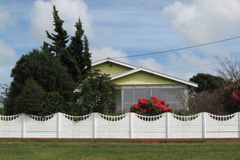 Photo of property in 65 Blake Street, Waitara, 4320