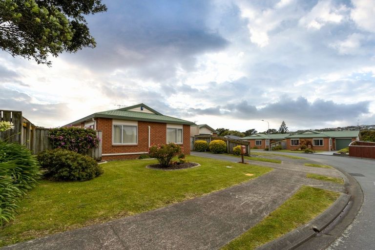 Photo of property in 1 Pohutukawa Grove, Titahi Bay, Porirua, 5022