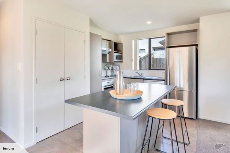 Photo of property in 33 Cityview Place, Massey, Auckland, 0614