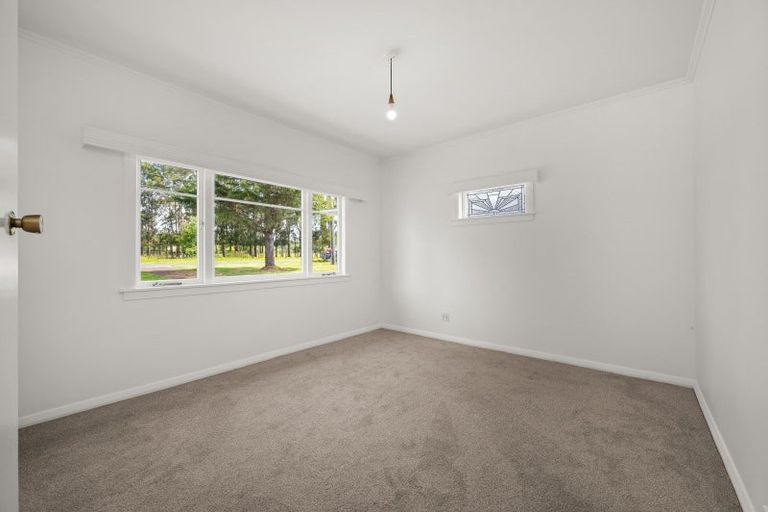 Photo of property in 38 Farrand Road, Kumeu, 0891
