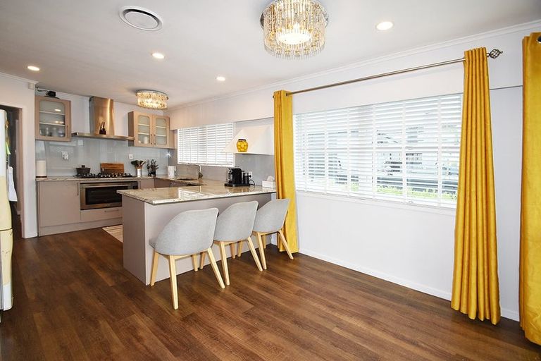 Photo of property in 26 Jaemont Avenue, Te Atatu South, Auckland, 0610