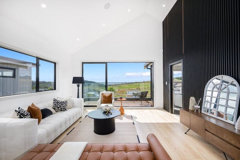 Photo of property in 60 Matangi View Drive, Orewa, 0931