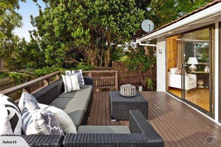Photo of property in 10 Phillipa Place, Browns Bay, Auckland, 0630
