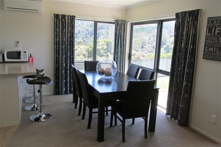 Photo of property in 13 Percy Kinsman Crescent, Riverstone Terraces, Upper Hutt, 5018