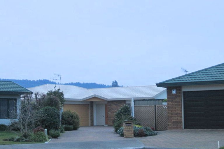 Photo of property in 14 Sloane Place, Taradale, Napier, 4112