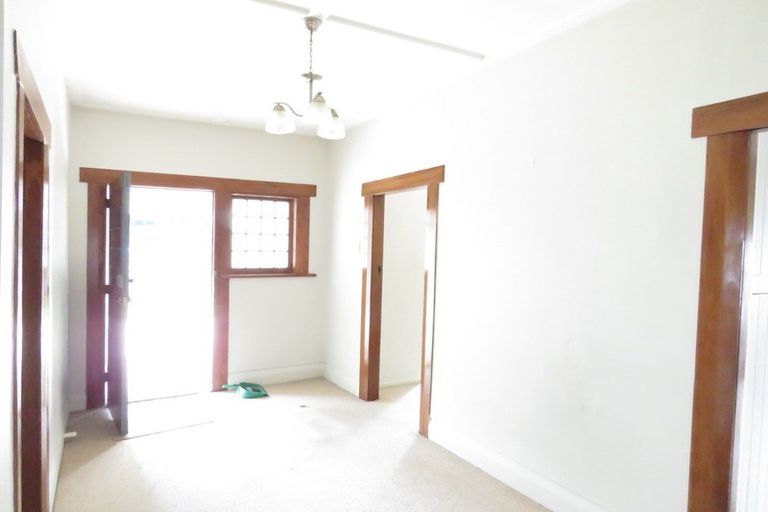 Photo of property in 16 Claudelands Road, Hamilton East, Hamilton, 3216