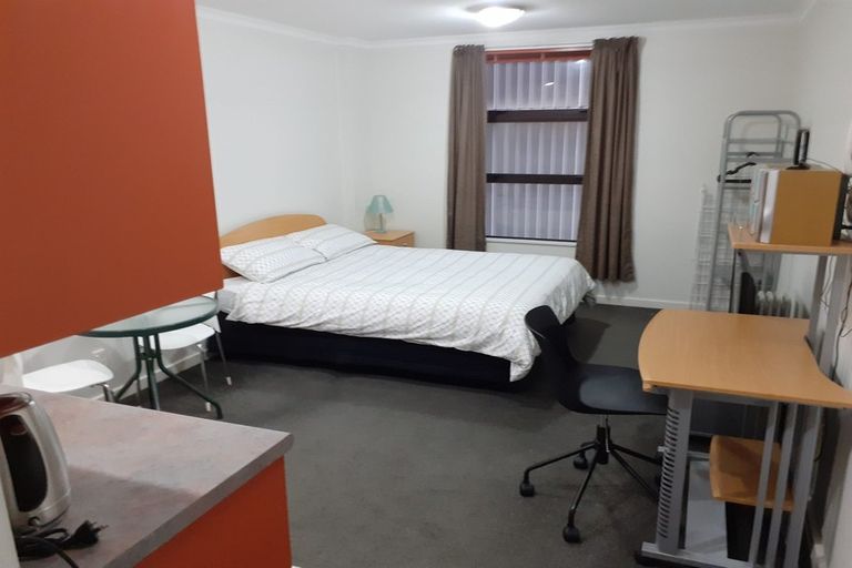 Photo of property in Aitken Street Apartments, 203/5 Aitken Street, Thorndon, Wellington, 6011