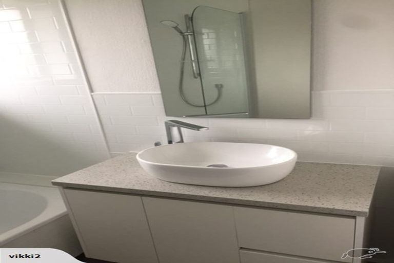 Photo of property in 4/10 Loop Road, Orewa, 0931