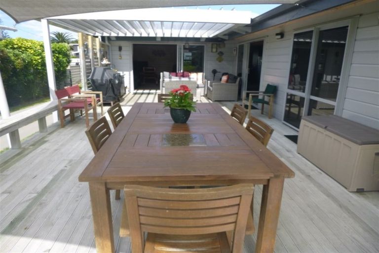 Photo of property in 211 Given Avenue, Whangamata, 3620
