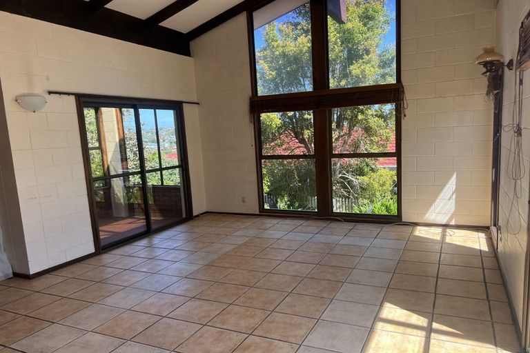 Photo of property in 96 Becroft Drive, Forrest Hill, Auckland, 0620