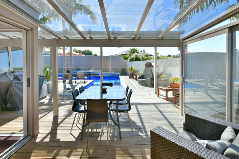 Photo of property in 6 Commodore Court, Gulf Harbour, Whangaparaoa, 0930