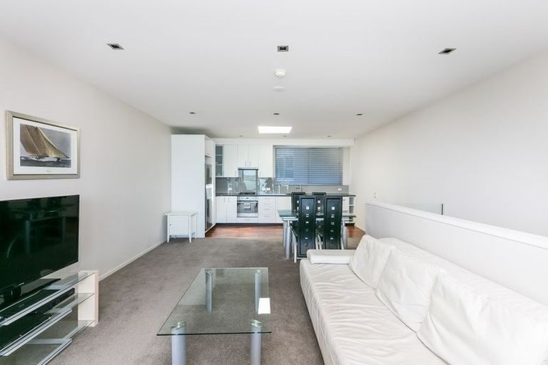 Photo of property in Patent 326 Apartments, 326 Evans Bay Parade, Hataitai, Wellington, 6021