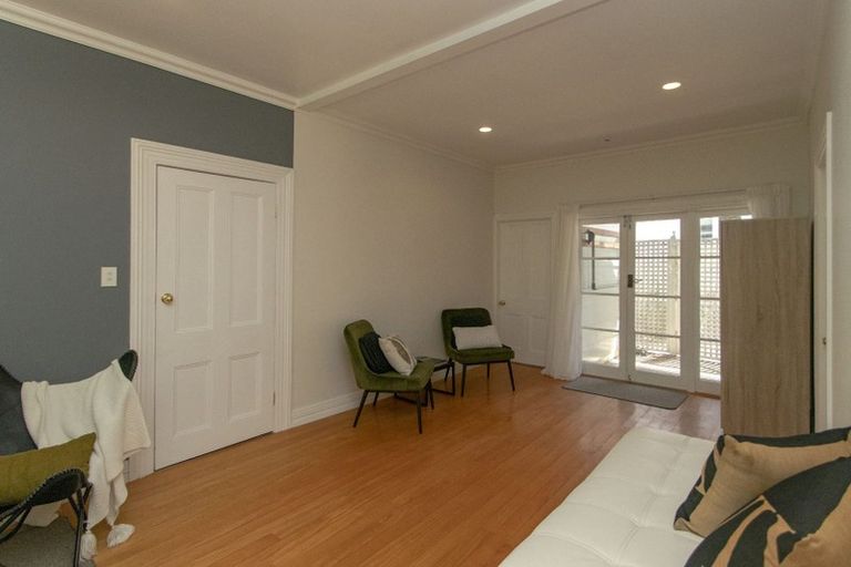 Photo of property in 21 Milton Road, Bluff Hill, Napier, 4110