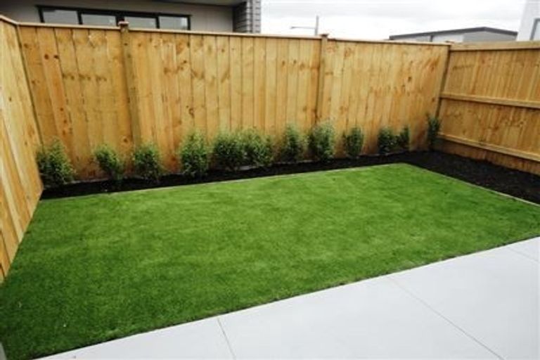 Photo of property in 23 Pencaitland Drive, Flat Bush, Auckland, 2019