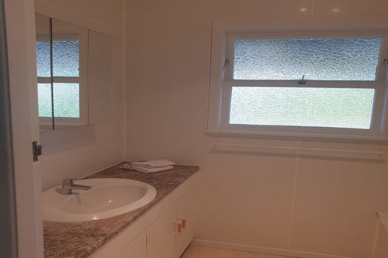 Photo of property in 12 Phillip Street, Pukekohe, 2120