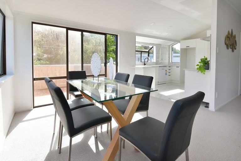 Photo of property in 1/84 Beach Road, Castor Bay, Auckland, 0620