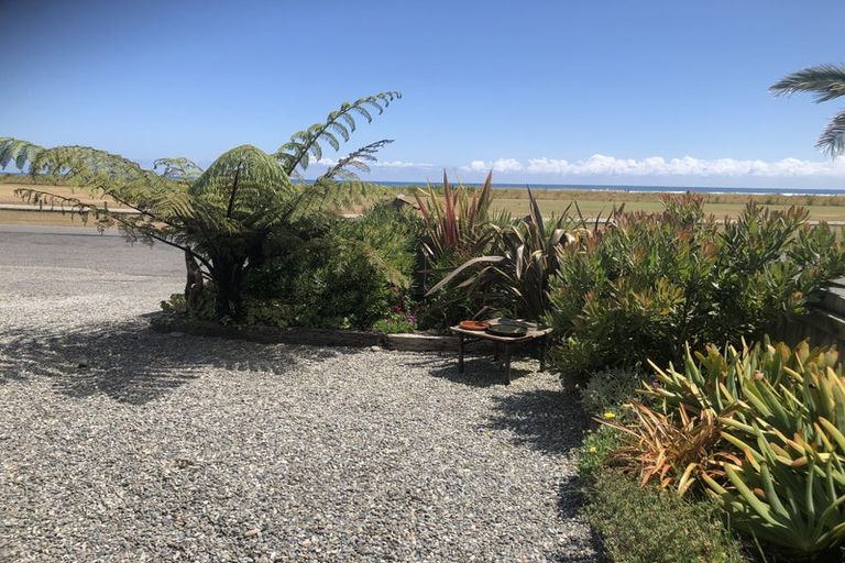 Photo of property in 1a Marine Parade, Carters Beach, Westport, 7825