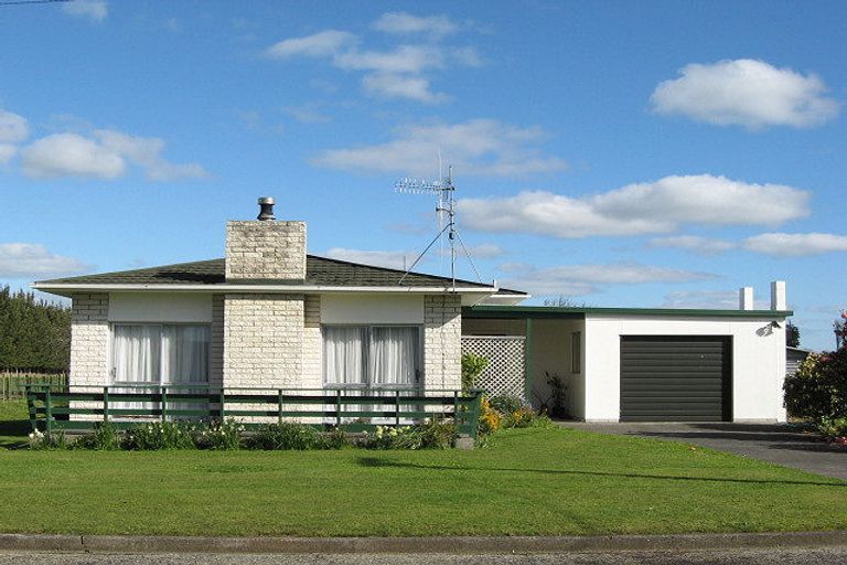 Photo of property in 24 Oaklea Avenue, Marton, 4710