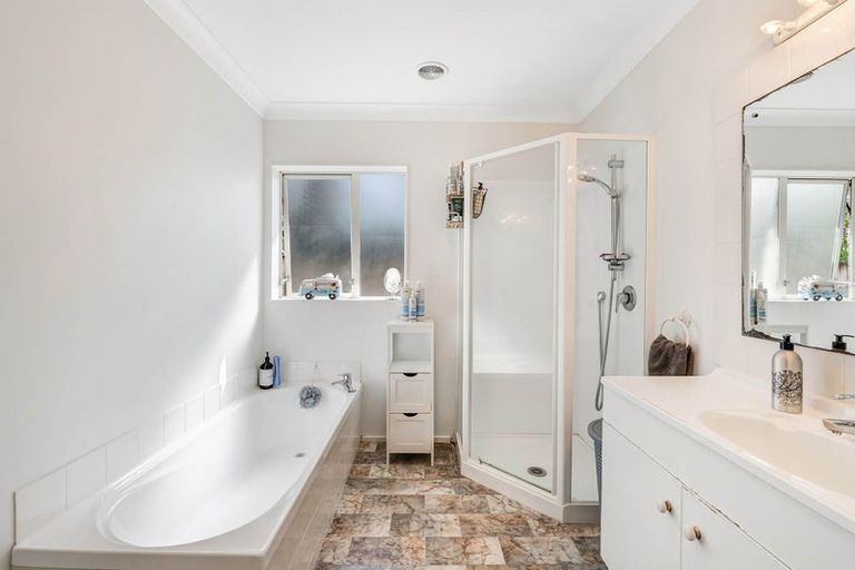 Photo of property in 3/2 Doment Crescent, Orewa, 0931