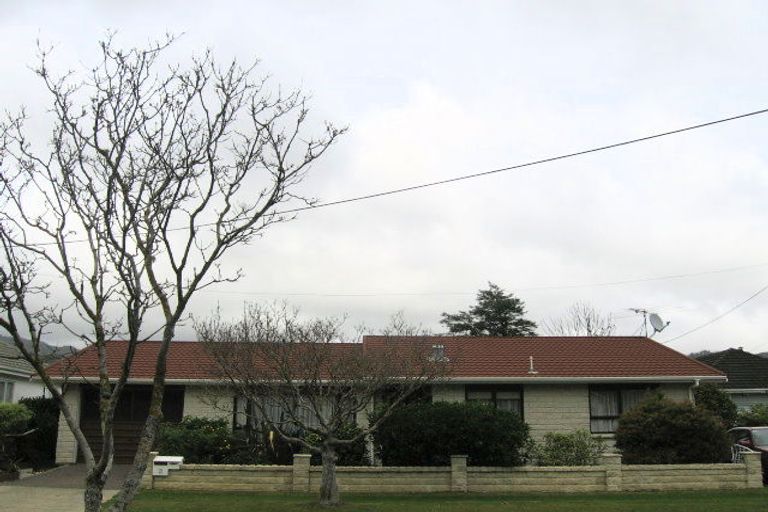 Photo of property in 3 Rawhiti Street, Stokes Valley, Lower Hutt, 5019