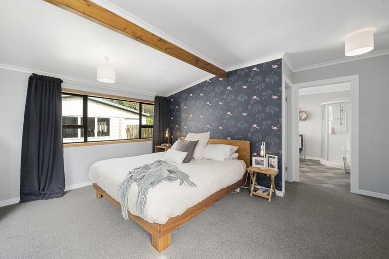 Photo of property in 8a Carthew Street, Okato, 4335