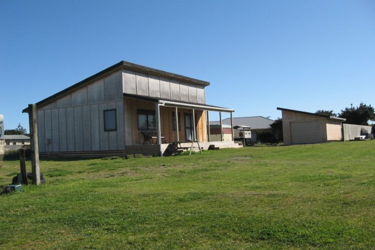 Photo of property in 13 Te Kiri Street, Himatangi Beach, Foxton, 4891