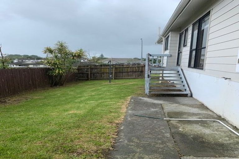 Photo of property in 8 Janese Place, Weymouth, Auckland, 2103