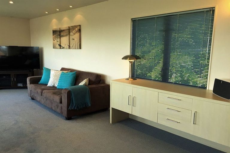 Photo of property in 1/41 High Road, Glenfield, Auckland, 0629