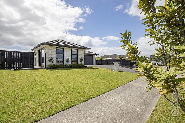 Photo of property in 14 Kelly Road, Riverhead, 0820