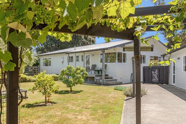 Photo of property in 18 Pickwick Road, Otamatea, Whanganui, 4571