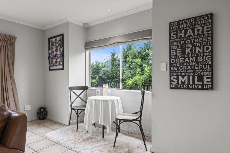 Photo of property in 76 Polson Hill Drive, Aokautere, Palmerston North, 4471