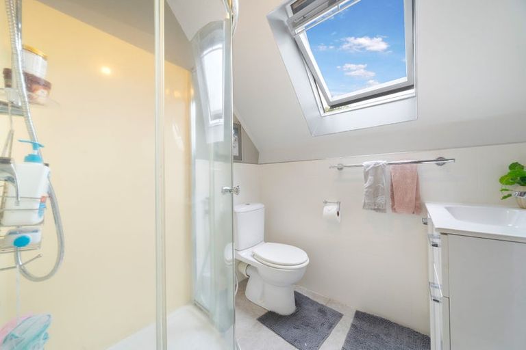 Photo of property in 2/29 Humphrey Kemp Avenue, Henderson, Auckland, 0612